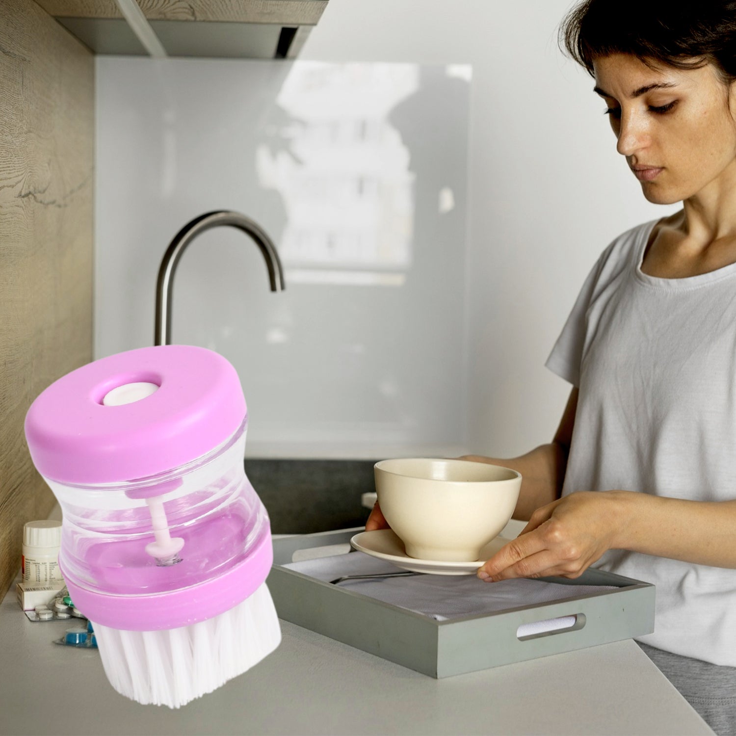 Multicolour wash basin brush with liquid soap dispenser. Multicolour wash basin brush with liquid soap dispenser.
